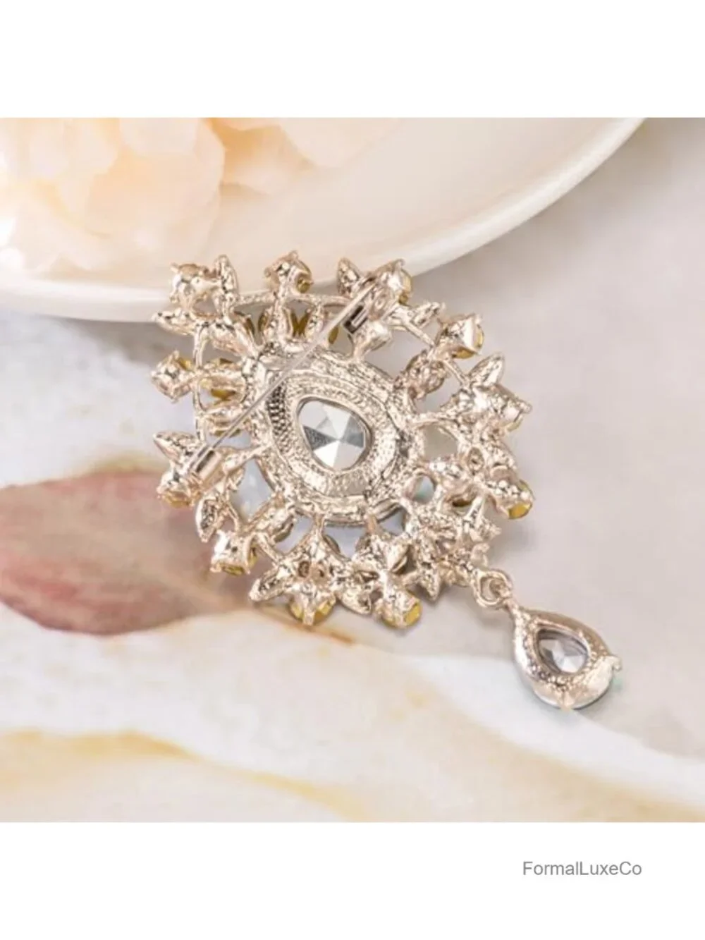 Vintage Crystal Rhinestone Brooch Pin for Women Sweater Scarf Coat